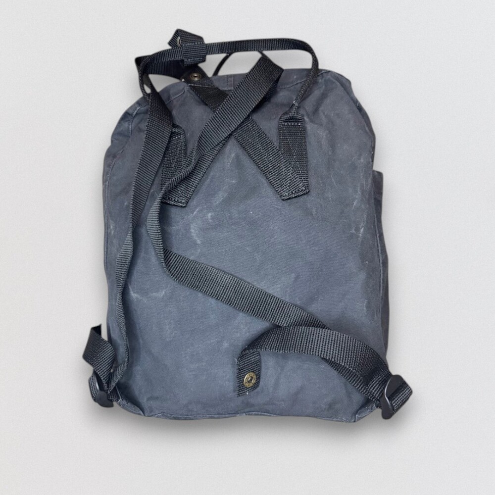 Black Everyday Laptop Travel Backpack 16L - Picture 9 of 9